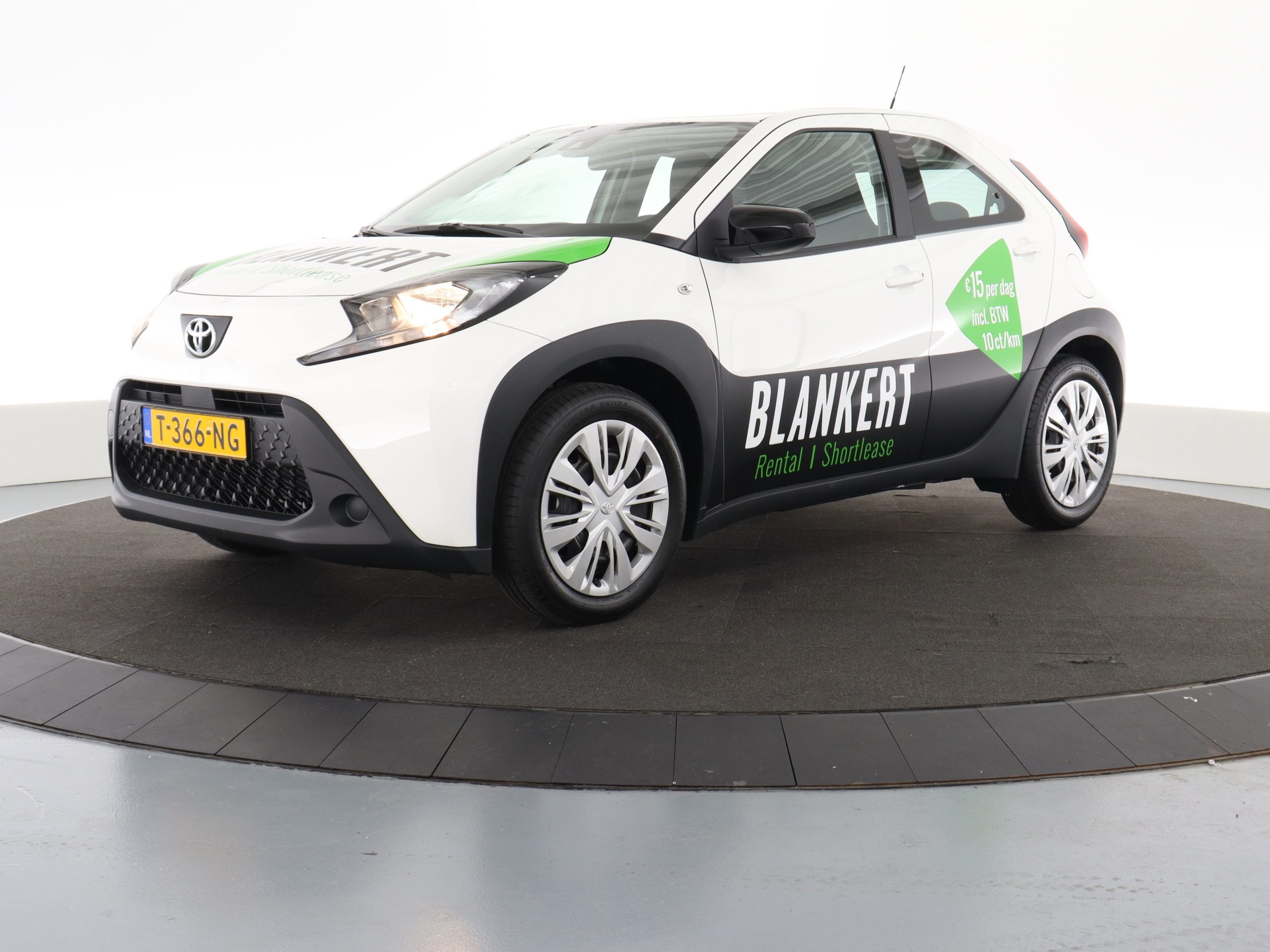 Blankert Autoverhuur Apeldoorn: ACTIE-AUTO v.a.
DAG €15,- / WEEKEND € 30,- / WEEK €105,- incl. BTW