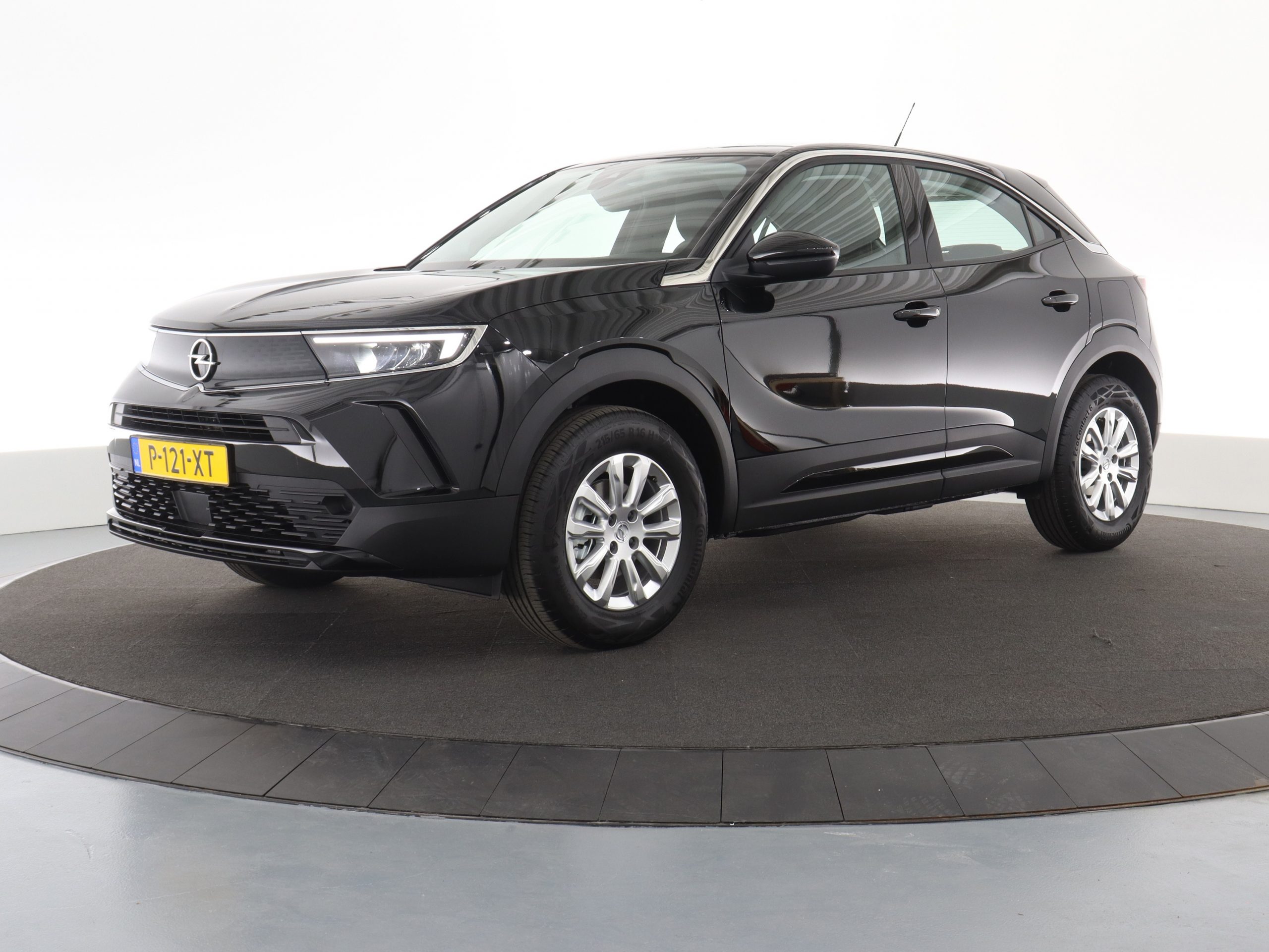 Blankert Autoverhuur Apeldoorn: B-SUV klasse
DAG €55,- / WEEKEND €100,- / WEEK €325,- incl. BTW.