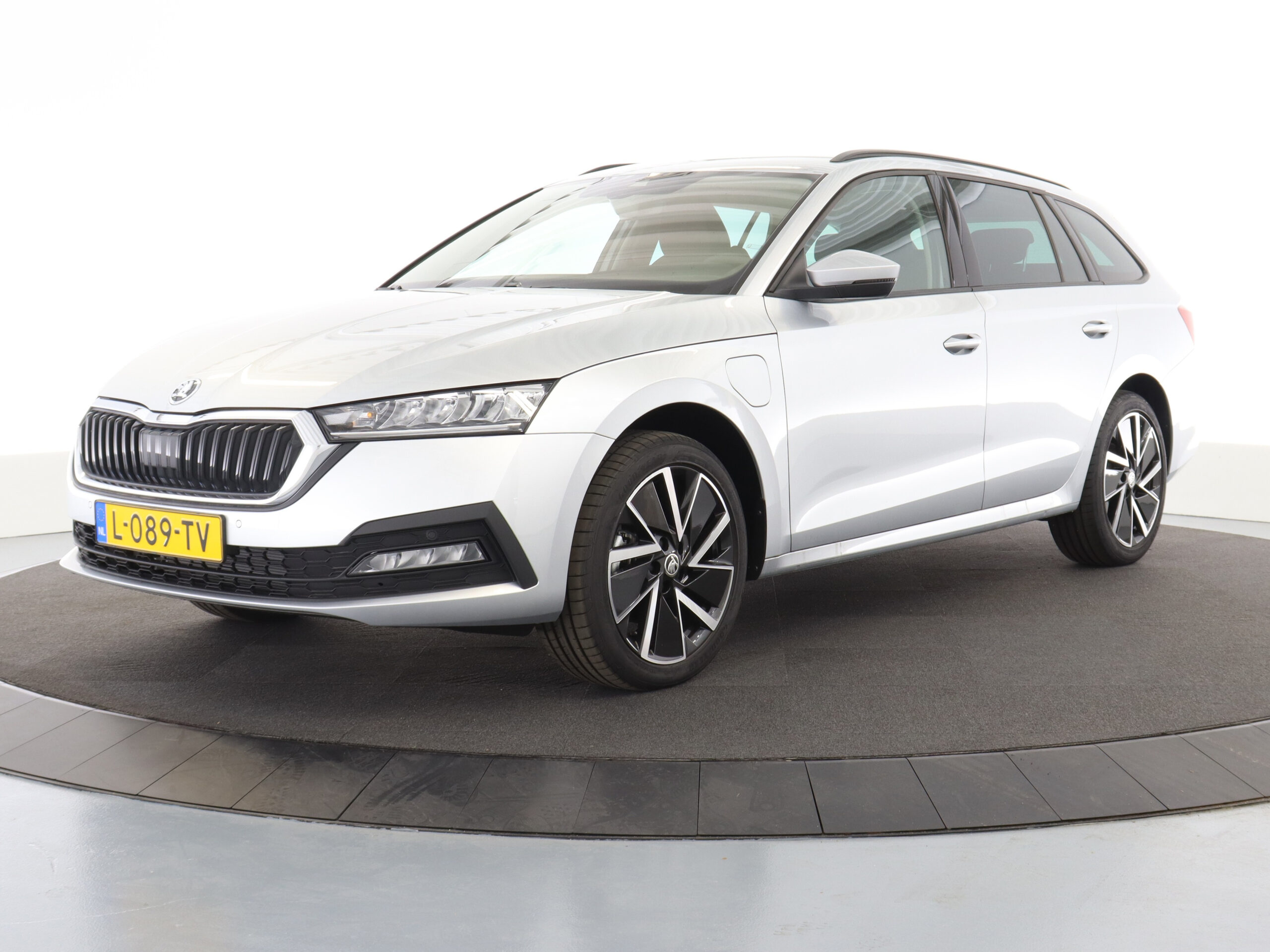 Huurtarieven Blankert Autoverhuur Apeldoorn VAKANTIE AANBIEDING C-klasse: *Slechts € 395,- incl. BTW voor een hele week